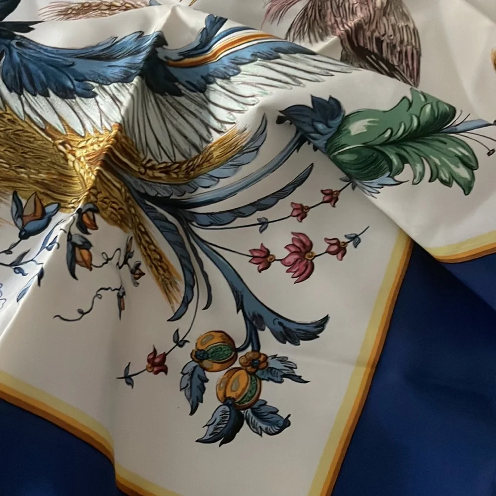 HERMÈS Ceres Silk Twill Scarf 90cm, excellent condition, worn twice. Deep Royal.
